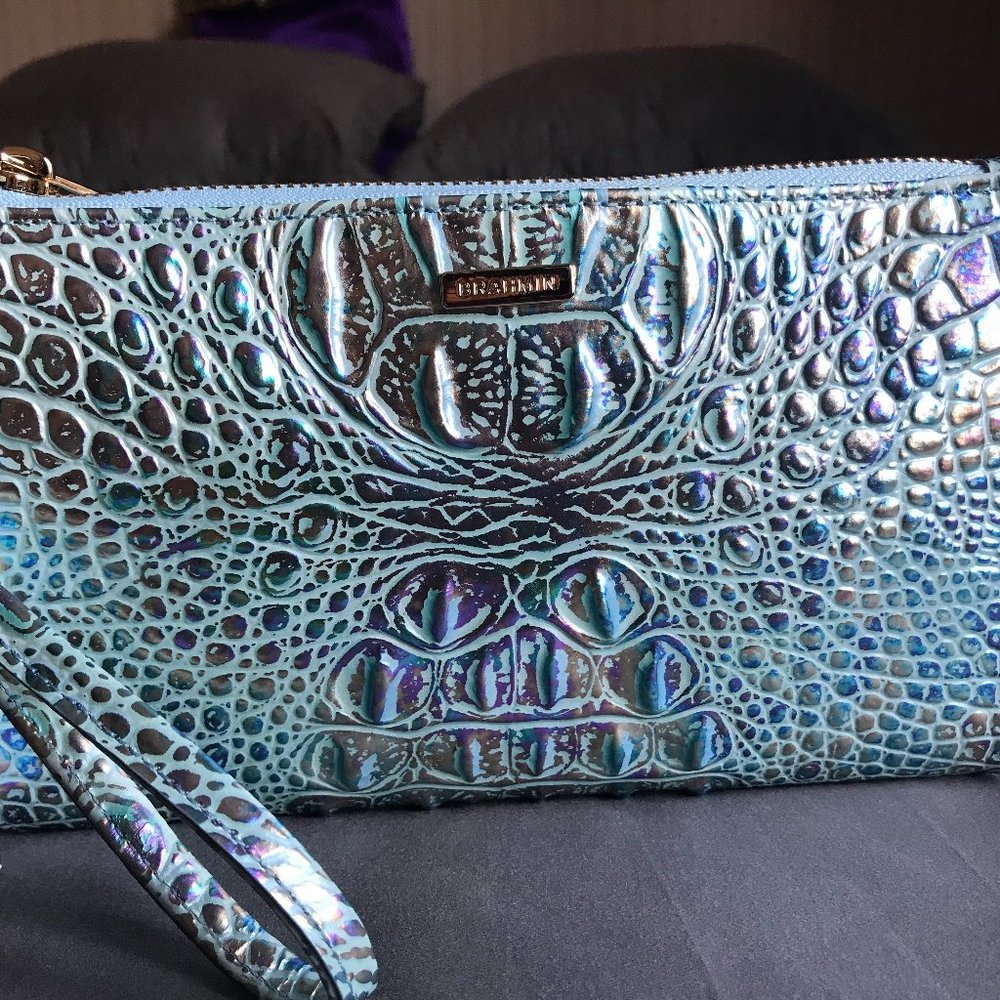 Brahmin Daisy Wristlet in Wonderland NWT